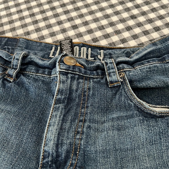 LL COOL J shorts.  Size 32 - Picture 2 of 3